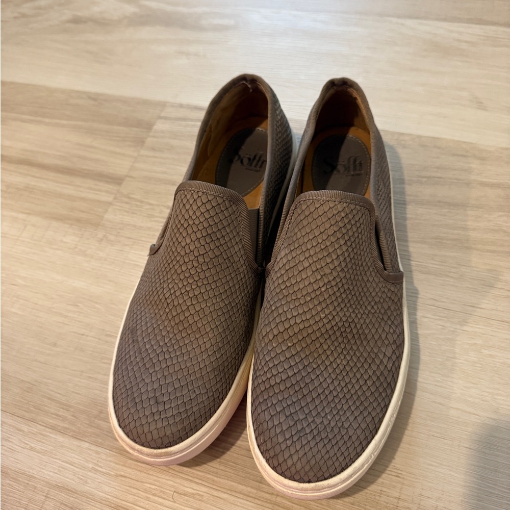 Sofft Grey Textured Women's Loafers